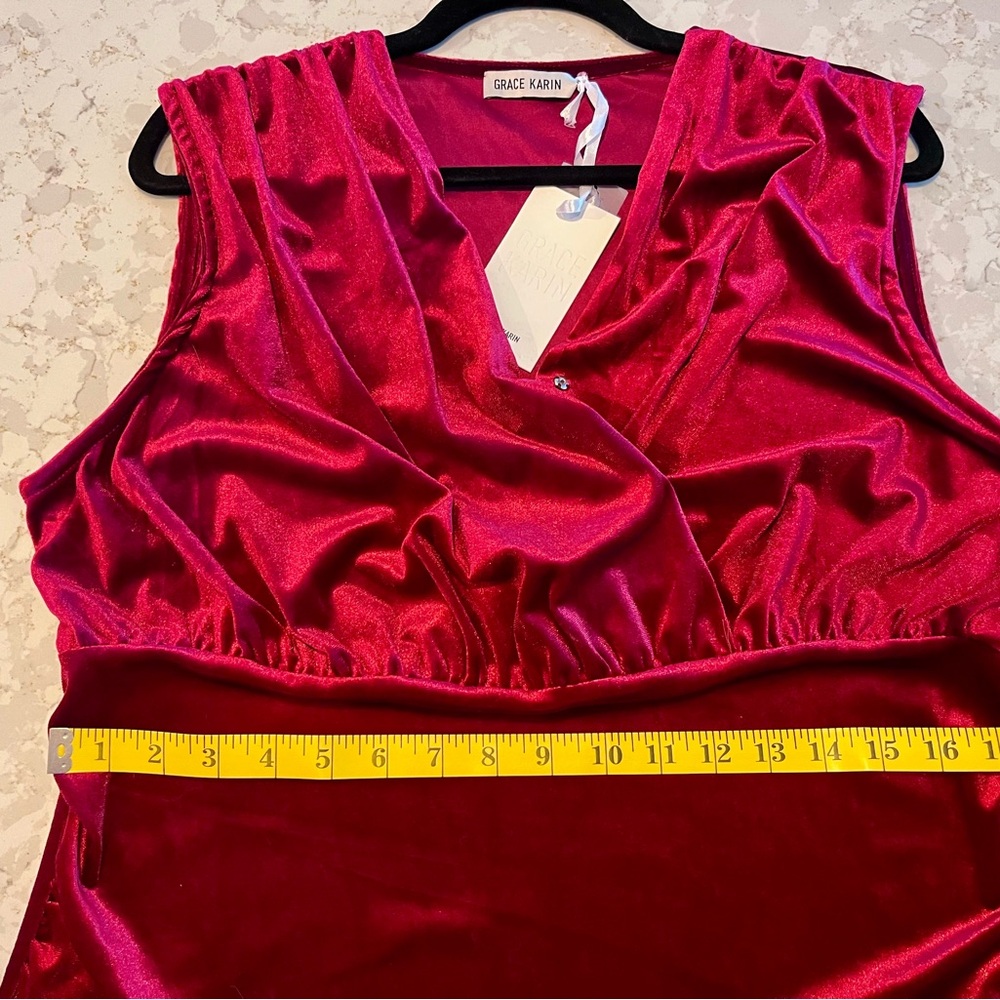 Elegant Burgundy Velvet Dress - Picture 4 of 5